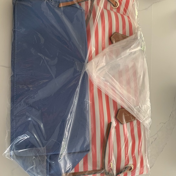 Dooney and Bourke shopper tote NEW
Blue / red - Picture 6 of 7